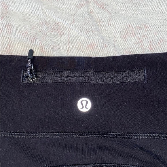 Lululemon Leggings with Pockets - Picture 3 of 3